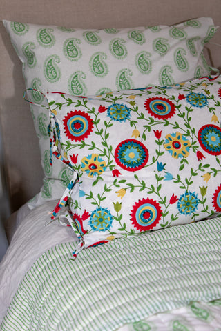 Pretty Paisley Quilt