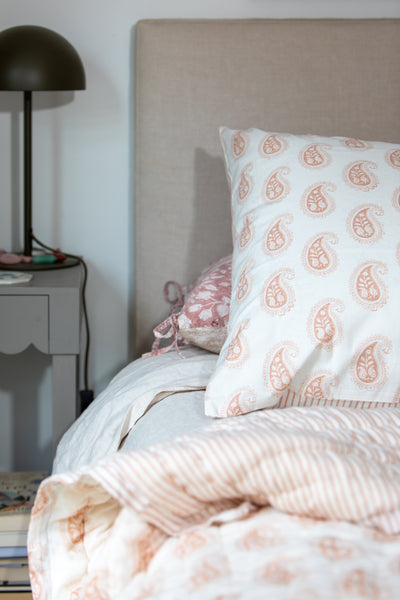 Pretty Paisley Quilt