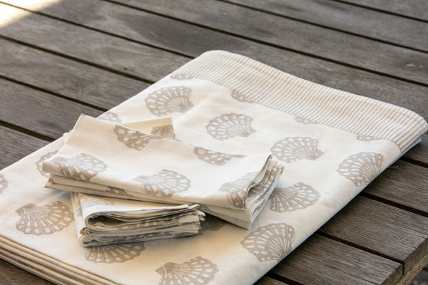 Fan Shell Tablecloth 8 Seater