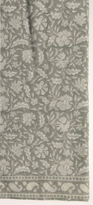 Trellis Flowers 8 Seater Tablecloth - SALE