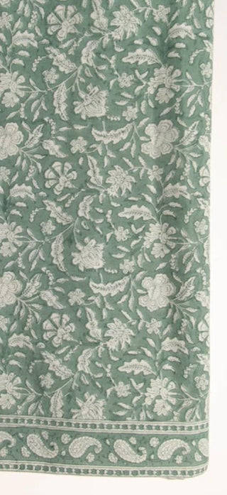 Trellis Flowers 8 Seater Tablecloth - SALE